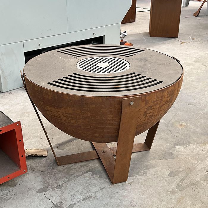 Griglia per barbecue con braciere a legna riponibile