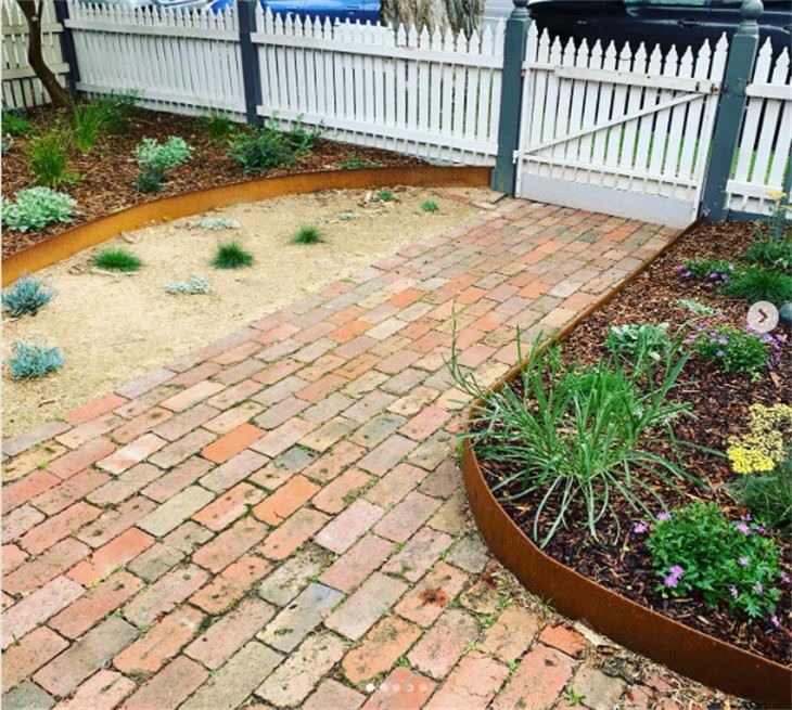 Recinzione per bordi da giardino flessibile in acciaio Corten